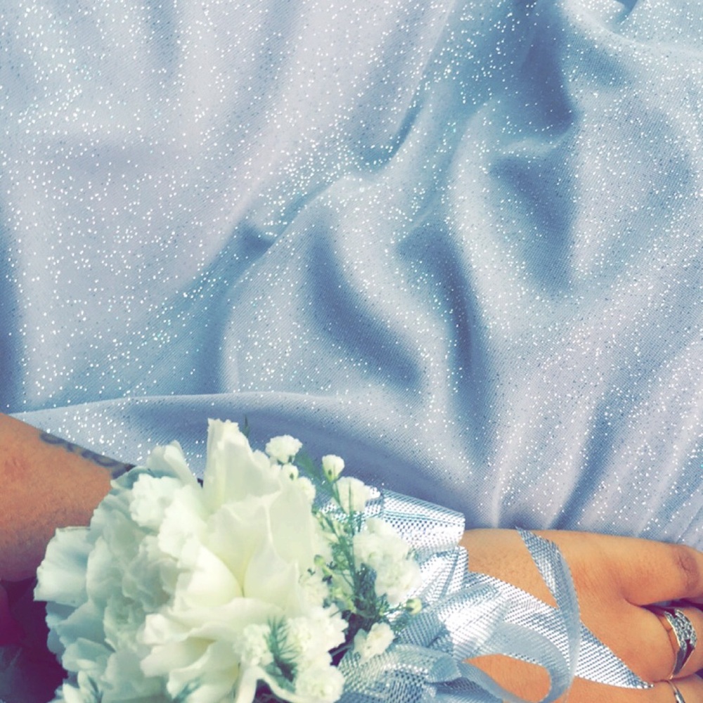 PROM DRESS - Picture 2 of 3